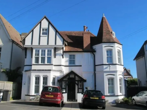 Alumhurst Beach House