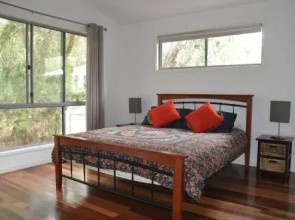 24 Esprit Drive Beach Home With Open Plan Living And Walking Distance To Beach