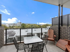 Modern 3-bedroom Townhouse in Quiet Greenway