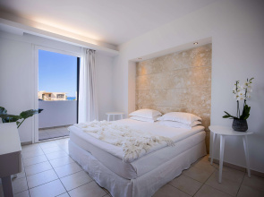 Akrogiali Beach Hotel Apartments
