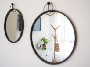 Stylish Seaside Escape with Balcony by Sea N' Rent