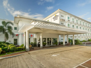 Microtel by Wyndham South Forbes near Nuvali