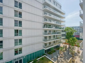 Riverside Studio by Renters