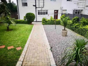 Chic Modern House on Neasden - 2085
