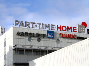 Part-Time Home Hotel Rotebro Station