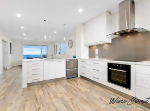 35 Degrees South by Wine Coast Holiday Rentals - Escape to the fabulous 35 Degrees South by Wine Coast Holiday Rentals.