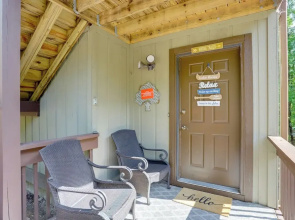 1/2 Mi to Marina: Lake Arrowhead Condo!