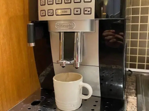 Beautiful Town Centre Apartment With River Terrace