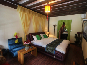 Lijiang Yinju Shenghuo Boutique Holiday Hotel