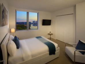 Stunning Bay Front 3 Bed Private Floor Apt 2001 @ BW Resort Miami