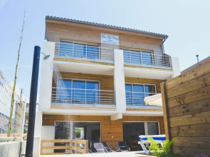 Body surf house