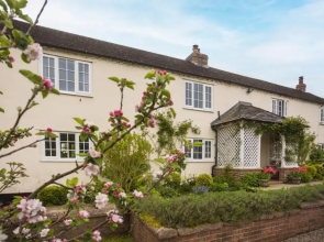 Mulsford Cottage Bed & Breakfast