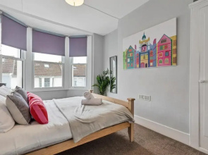 Hove Actually House - 4 Bedrooms - Garden