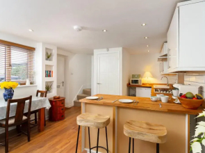The Coach House, centrally located detached Coach House