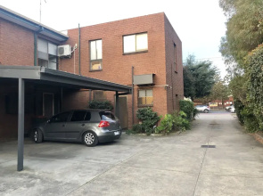 Townhouses near Chadstone by Readyset