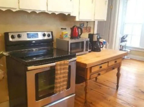 Room 420-Boulder Crescent Inn-Two Single Beds Holiday home 1 BestStayz