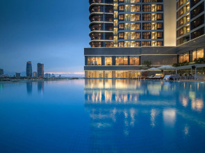 Melia Vinpearl Danang Riverfront