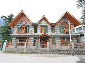 OYO 13715 Home Exotic River View Naggar Road