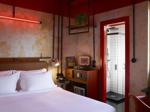 Dave Red Athens Hotel