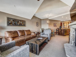 Crystal Peak Lodge C7000 - Cl2l - 2 Br Condo