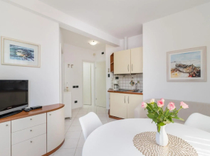 Escape - 20 m From sea - White