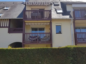 Apartment With 2 Bedrooms in Tourgéville, With Balcony and Wifi - 100