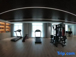 Homeinn Plus Hotel (Xianning Yinquan Avenue Tonghui Plaza)