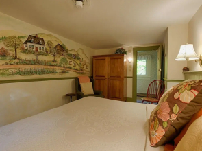 The Buttonwood Inn on Mt. Surprise