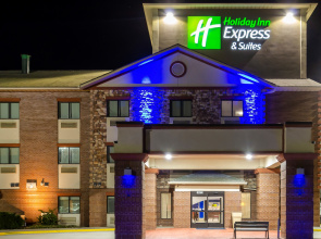 Holiday Inn Express & Suites Olathe South by IHG