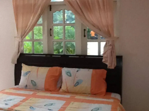 Ruean Kaew Mongkorn Resort(เรือนแก้วมังกร รีสอร์ท)