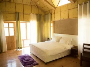 Devat Farm Cottage Tirthan Gushaini