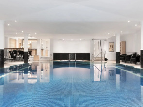 Schlosshotel Berlin By Patrick Hellmann