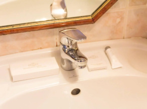 Парк-Отель Май