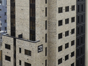 Urban Island Hotel