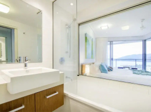 Tranquility Luxury 2 Bedroom Apartment