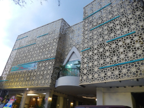 Grand Amira Hotel