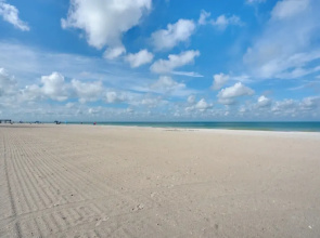 Walk to Redington Beach: Renovated Duplex w/ Patio