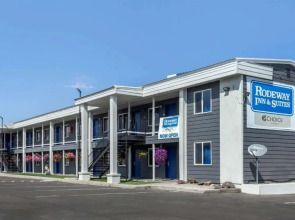 Rodeway Inn & Suites Ontario