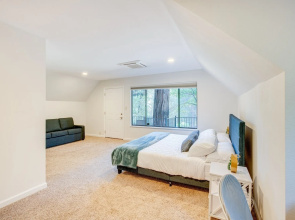 Pollock Pines Cabin: Game Room w/ A/C & Heat!
