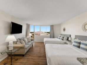 Top of the Gulf 508 - Beach Front Resort With View