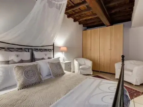 Trevi Fountain Apartment