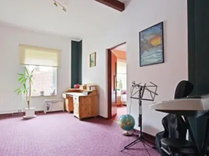 3 Private Rooms, 4 Persons (5403)
