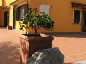 La Villetta Apartments