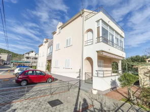 Apartment Ljiljana