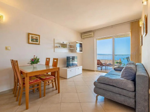 Apartments Villa Nea Leona