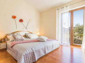 Amazing Home in Blato na Cetini With Wifi and 3 Bedrooms