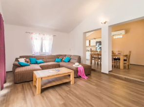 Stylish Villa in Ližnjan with Swimming Pool