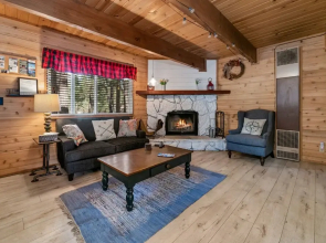 Leaf It All Bepine Cabin - 2br/1.5ba/luxurious Feeling/close To Snow Play/oktoberfest/smart Tvs/wifi 2 Bedroom Home