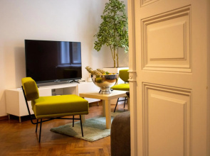Main Street Apartment Mila