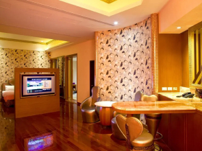 Royal Group Motel Ming Chen Branch